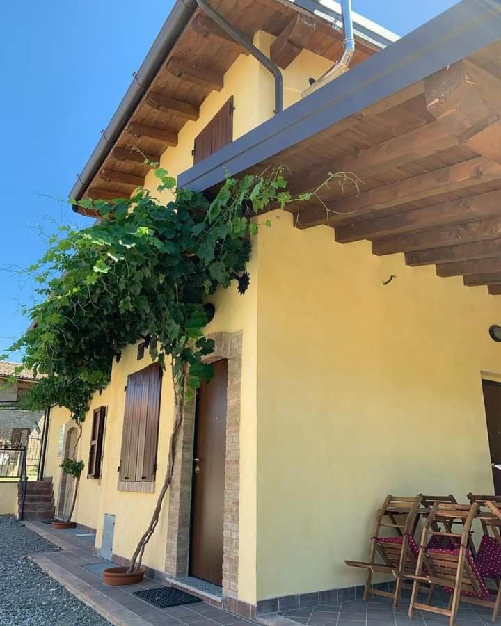 Agriturismo Casa Garello サリーチェ・テルメ エクステリア 写真